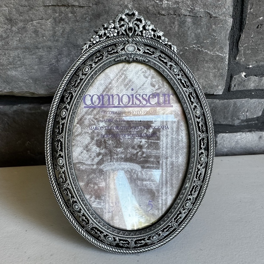 Vintage Connoisseur Oval Floral Ornate Pewter Photo Picture Frame 3.5" x 5"